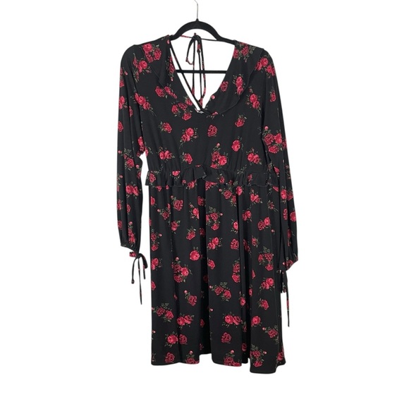 Torrid Black Rose Print V-Neck Tie-Back Dress Size 1X - Picture 2 of 6